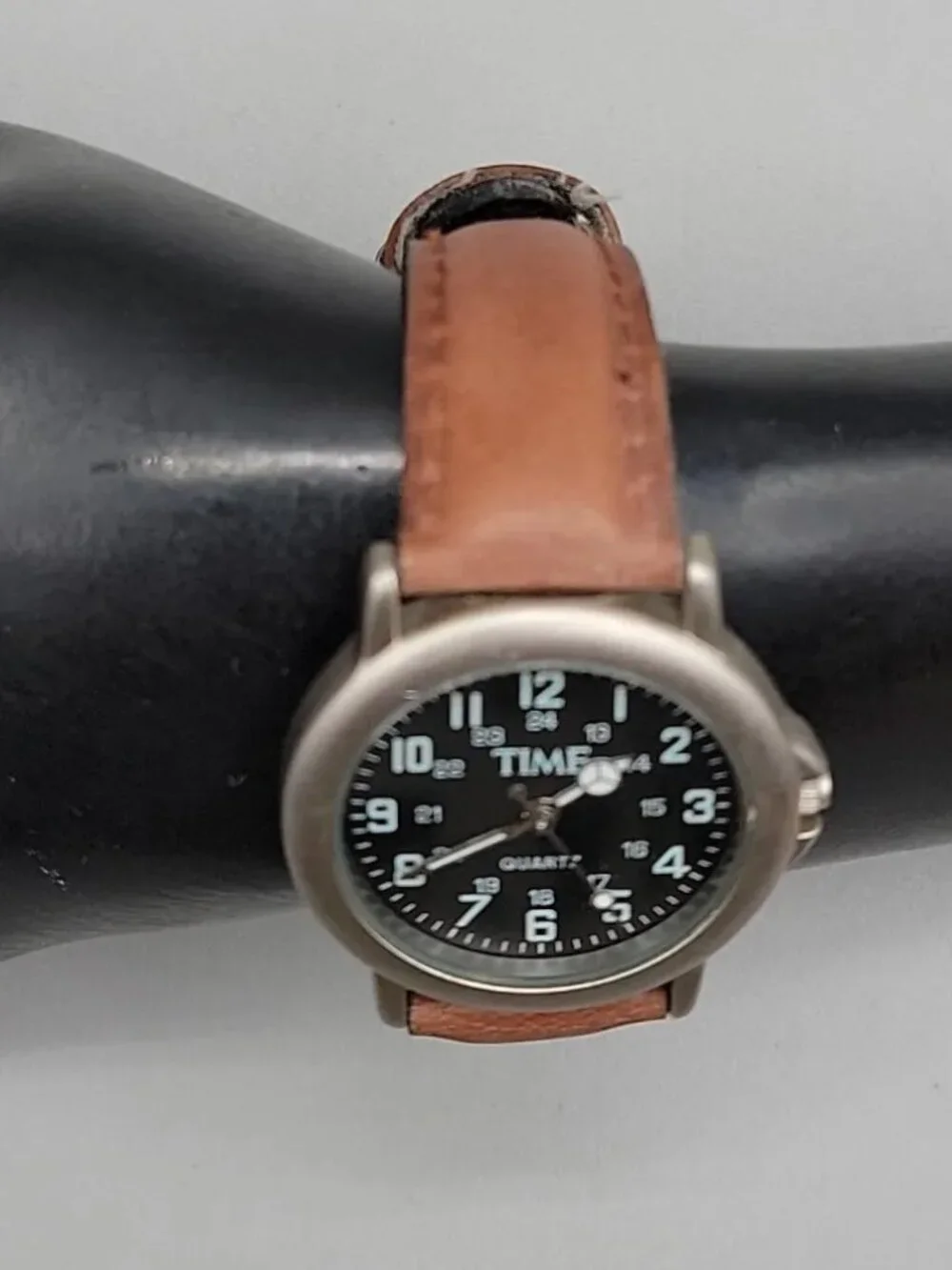Time Magazine Quartz Watch Silver Tone Dial 33 mm 7